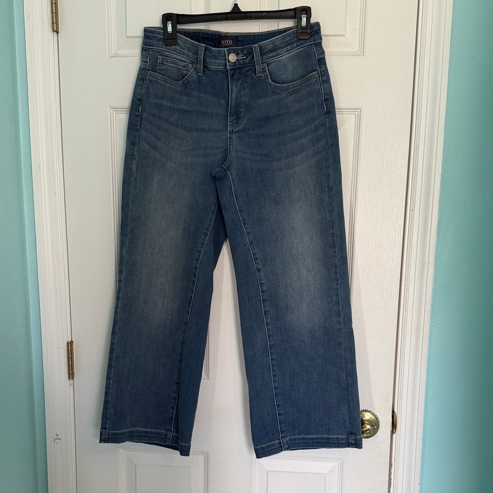 NYDJ Wide-Leg Crop Jeans in Medium Wash Blue Size 4